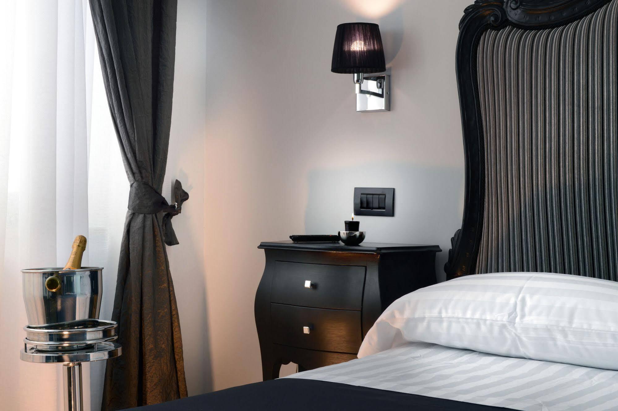 Barbarella Suite Νάπολη Εξωτερικό φωτογραφία